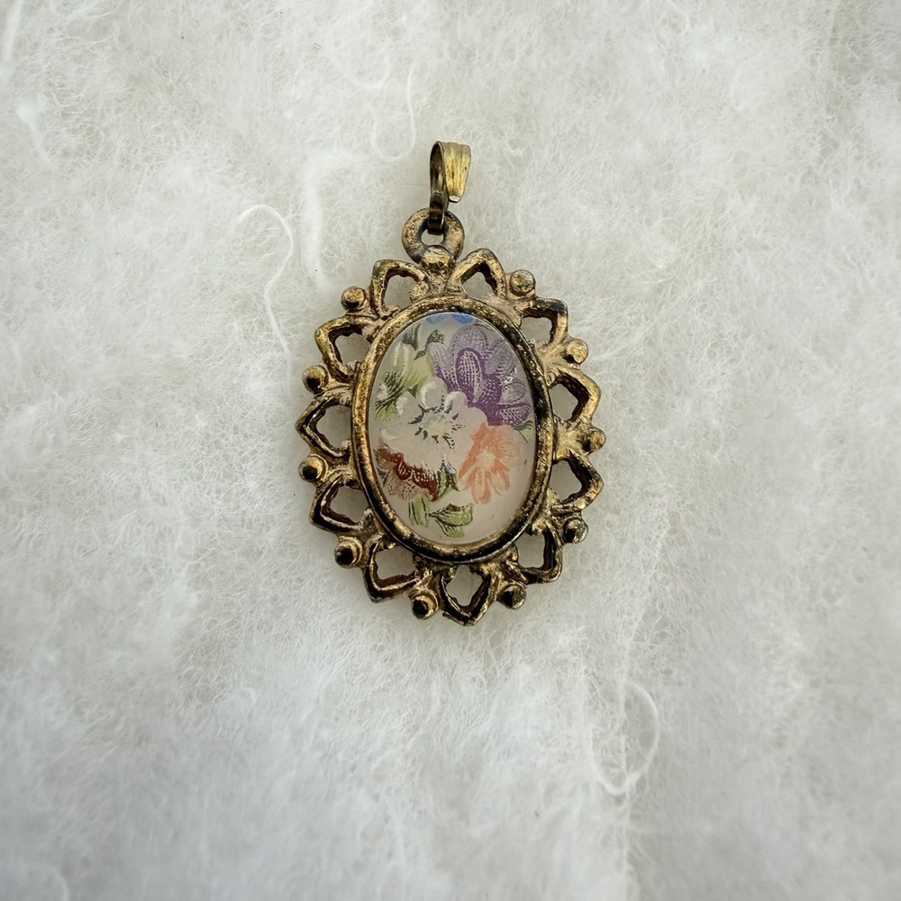Victorian Revival Style Whiting & Davis Pendant Floral Cameo Gold Tone Vintage